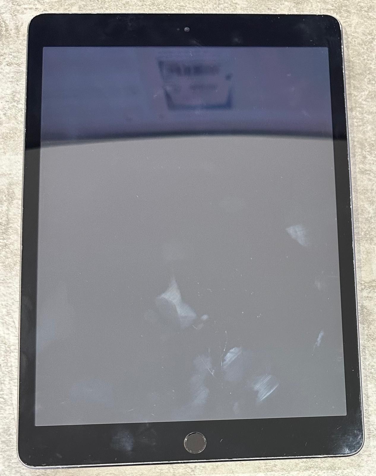 Apple iPad 8th Gen (10.2" 32GB, WiFi Only) LCD Damage No Power - DEFECTIVE