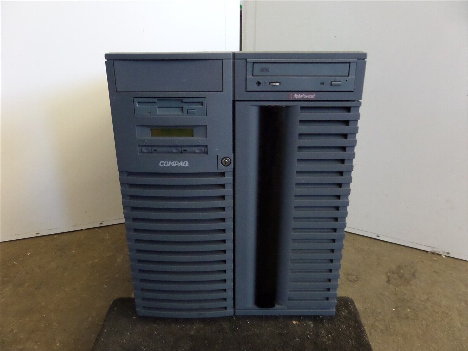 Compaq DS20 Alphaserver Computer - Base Model: DH-55NJA-AA - No HDDs