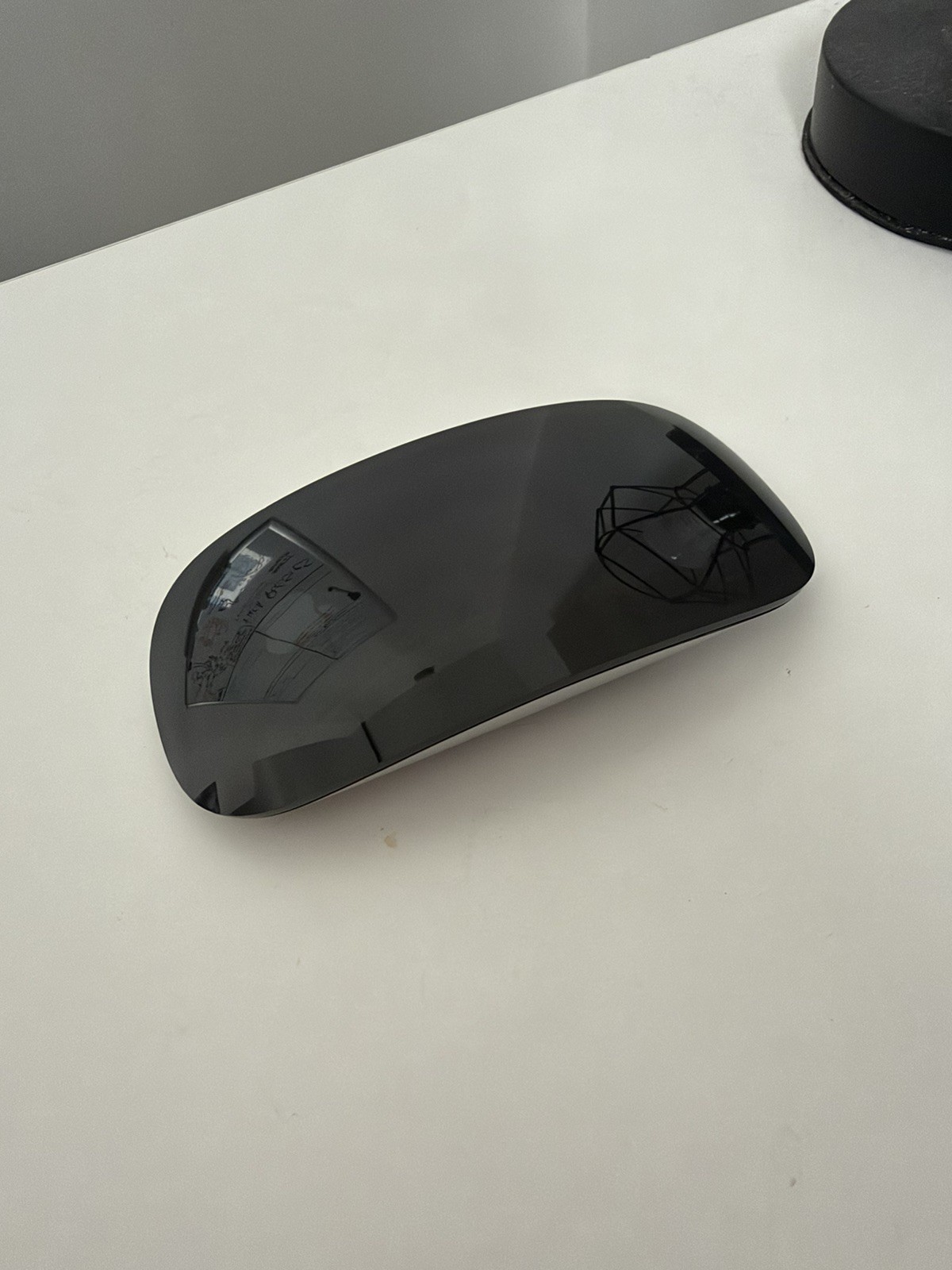 Official Apple Magic Mouse 2 (Bluetooth Wireless A1657)Lightning Model-Mint Cond