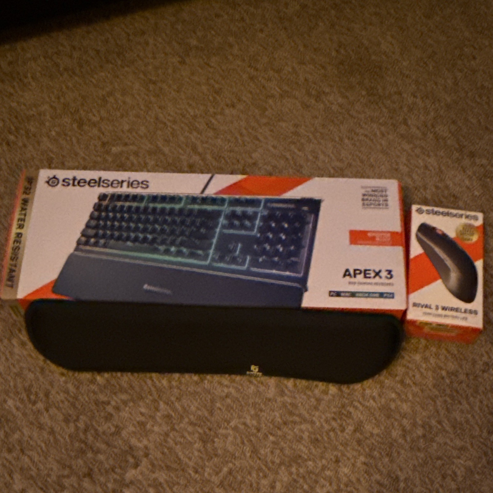 SteelSeries Apex 3 RGB Water-Resistant Keyboard + Rival 3 Wireless Mouse READ