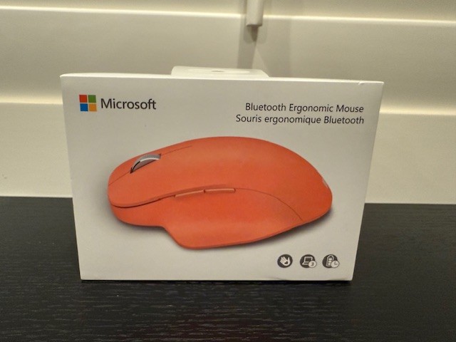 NEW--Microsoft ORANGE Bluetooth Ergonomic Mouse w/Thumb Rest & Precise Tracking
