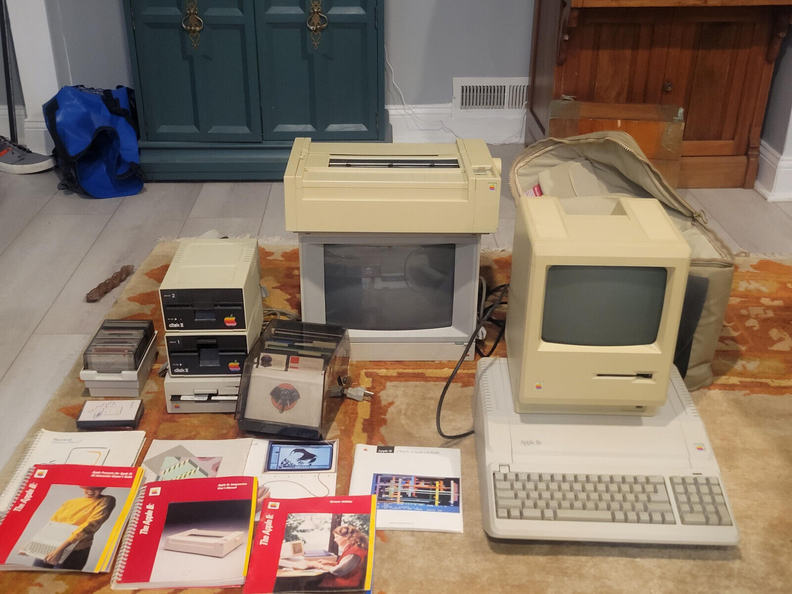 Apple Macintosh 128K M0001 Computer (1984), Vintage Imagewriter, Apple 2e...