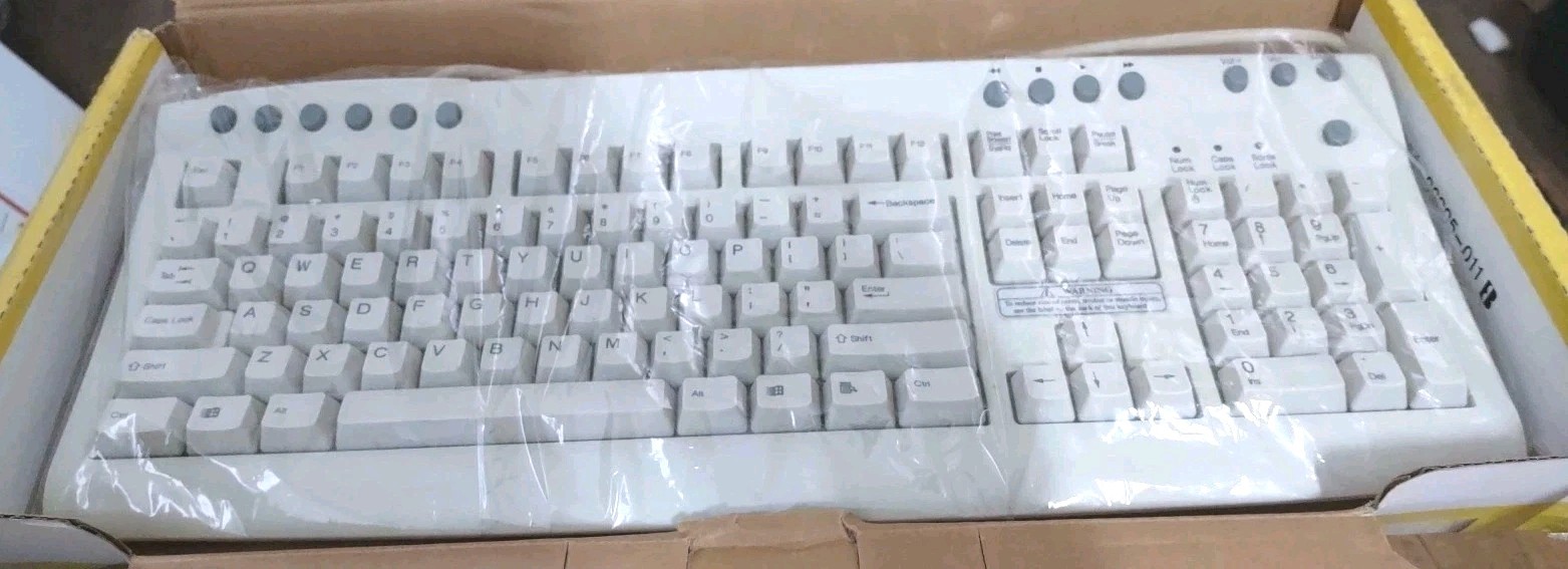 VINTAGE INLAND PRO KEYBOARD 5000 KB-9805 WINDOWS 104 KEY PS2 WITH CD RM0-KBRK