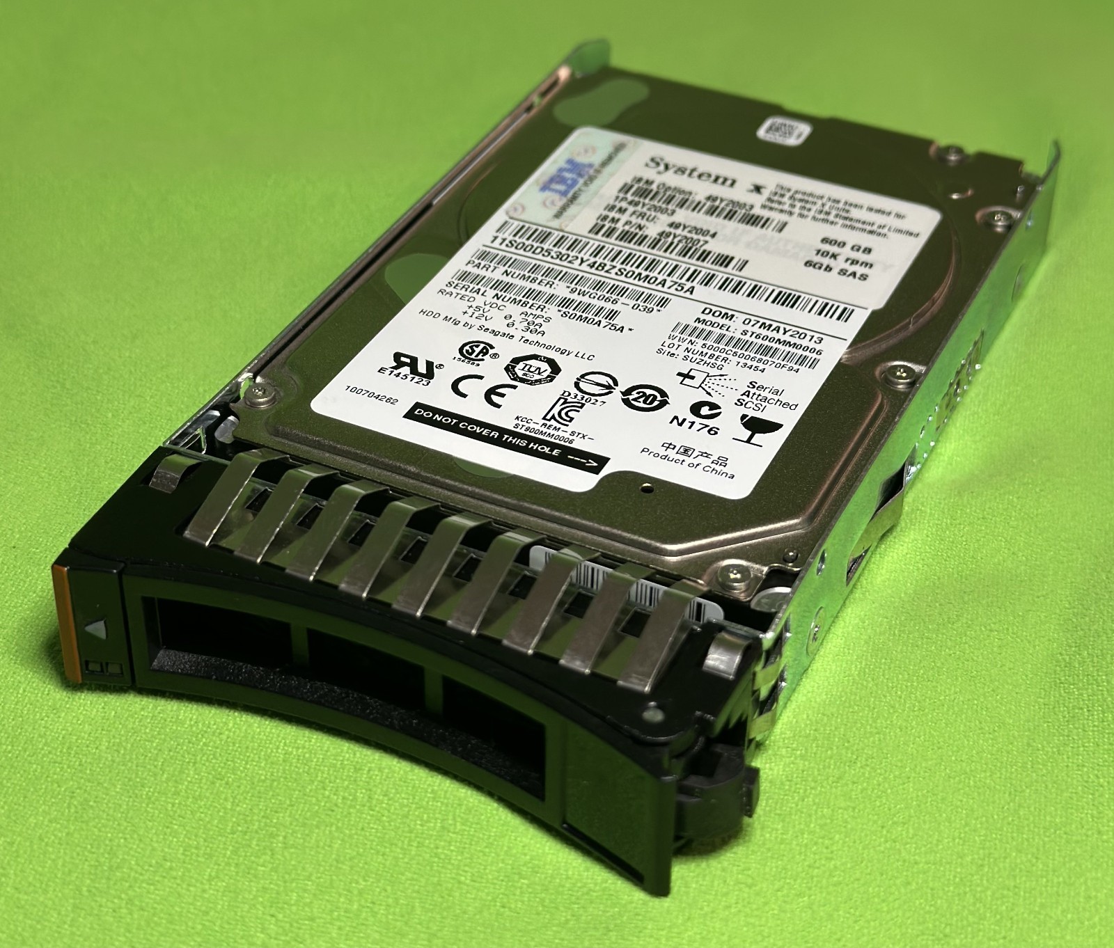 IBM SYSTEM X 49Y2003 49Y2004 600GB 10K RPM SAS 6GB/S 2.5" HDD ST600MM0006