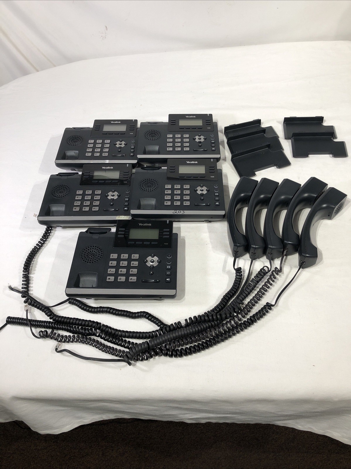 Lot of (5) Yealink SIP-T42S VOIP telephones Ultra Elegant SIP phones