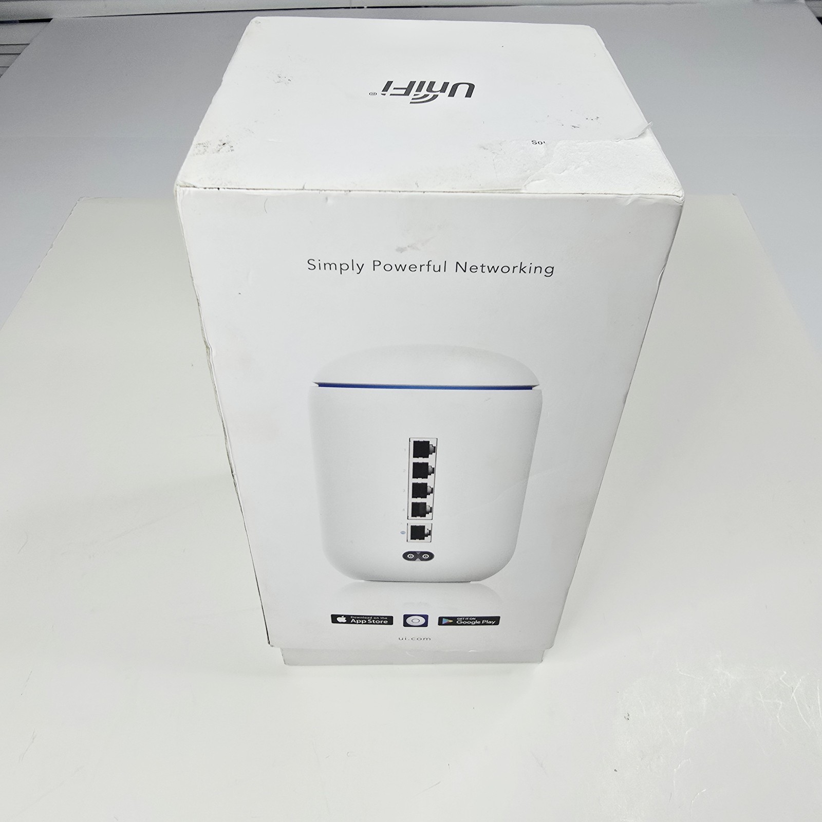 Ubiquiti UniFi Dream Machine UDM-US 802.11ac Gateway Router 4-Port Switch AP