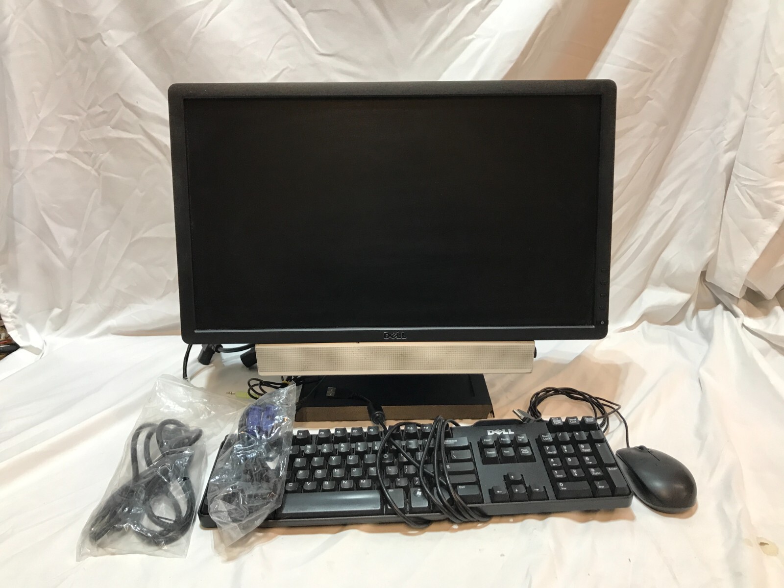 Windows 7 FAST Dell Desktop computer all in one 780 USFF 3.00GHZ -- 20" Monitor