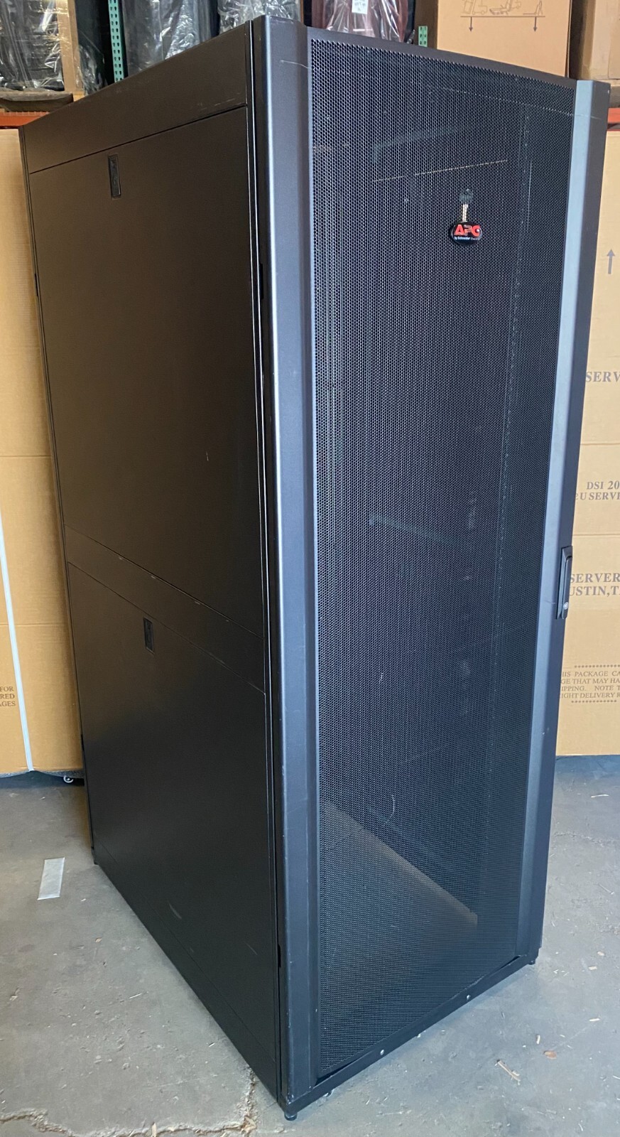 APC AR3150 Server Rack Enclosure NetShelter SX 42U IP20 29" W x 42" D 78" H