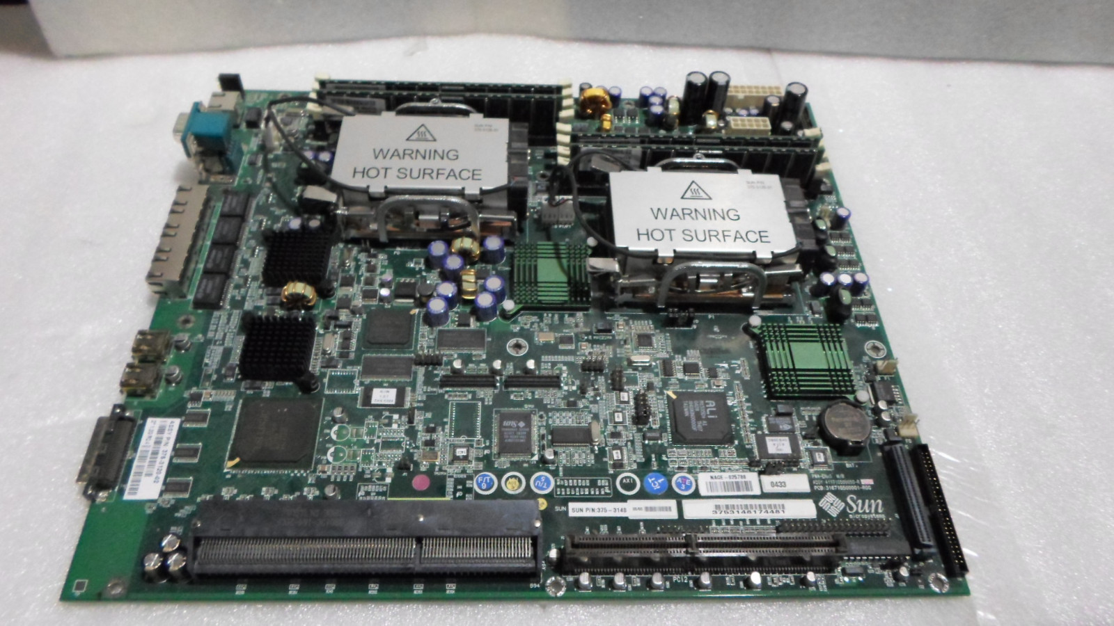 SUN 375-3120-02 MOTHERBOARD W/2X-1088-01-1280 2.4GHZ W/4X-370-6202-01 USED 