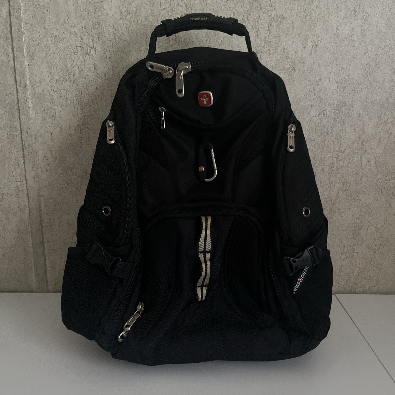 Swiss Gear 1900 Scan Smart Laptop Airflow Backpack Black Durable Zip Compartment