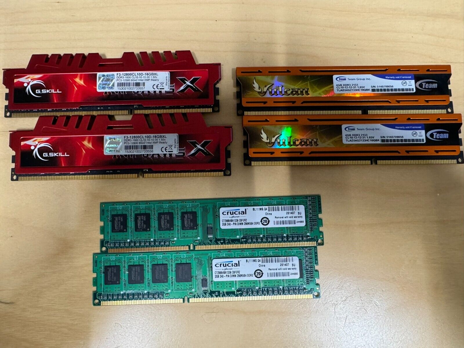 * Lot of 6 DDR3 DIMMs (2x 8GB, 2x 4GB, 2x 2GB) G.Skill Vulcan Crucial Team Group