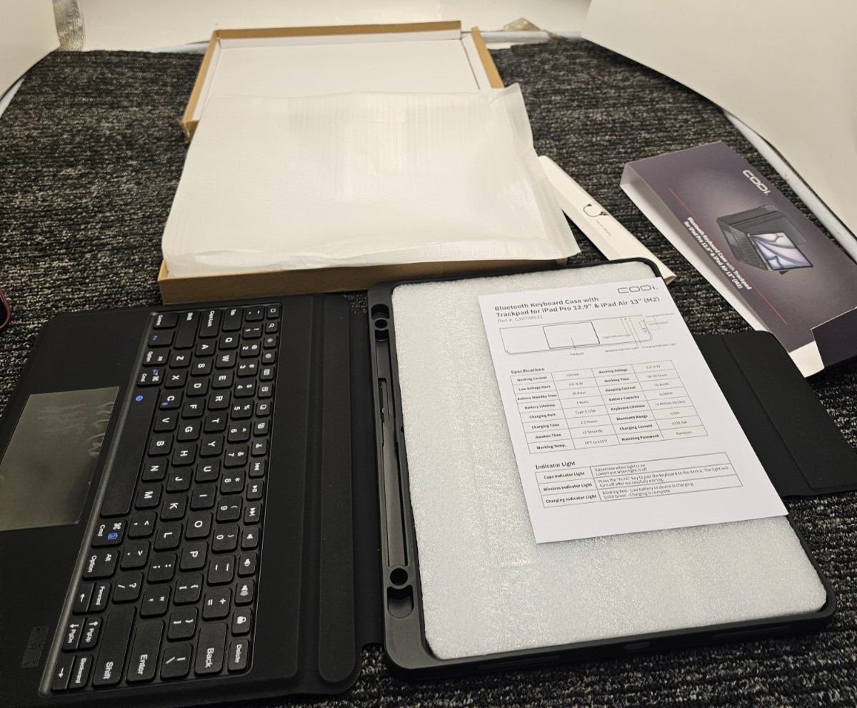 Codi C30708531 BLUETOOTH KEYBOARD CASE FOR IPAD AIR 13IN M2/M3/IPRO 12.9IN 5/6