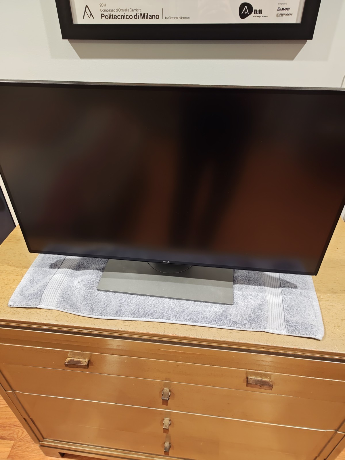 Dell UltraSharp U2718Q 27" 4K LED-Backlit IPS Computer Monitor Display w/ Stand