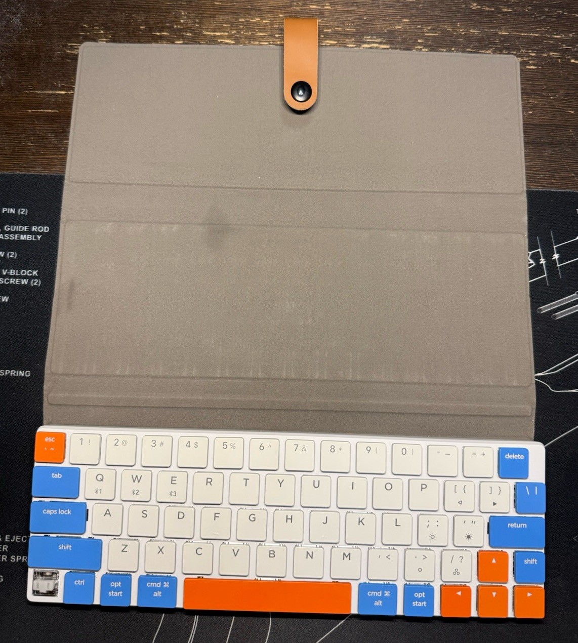 NuPhy NUTYPE F1 64 Keys, MK-00 Bluetooth White Mechanical Keyboard w/ Hard Case