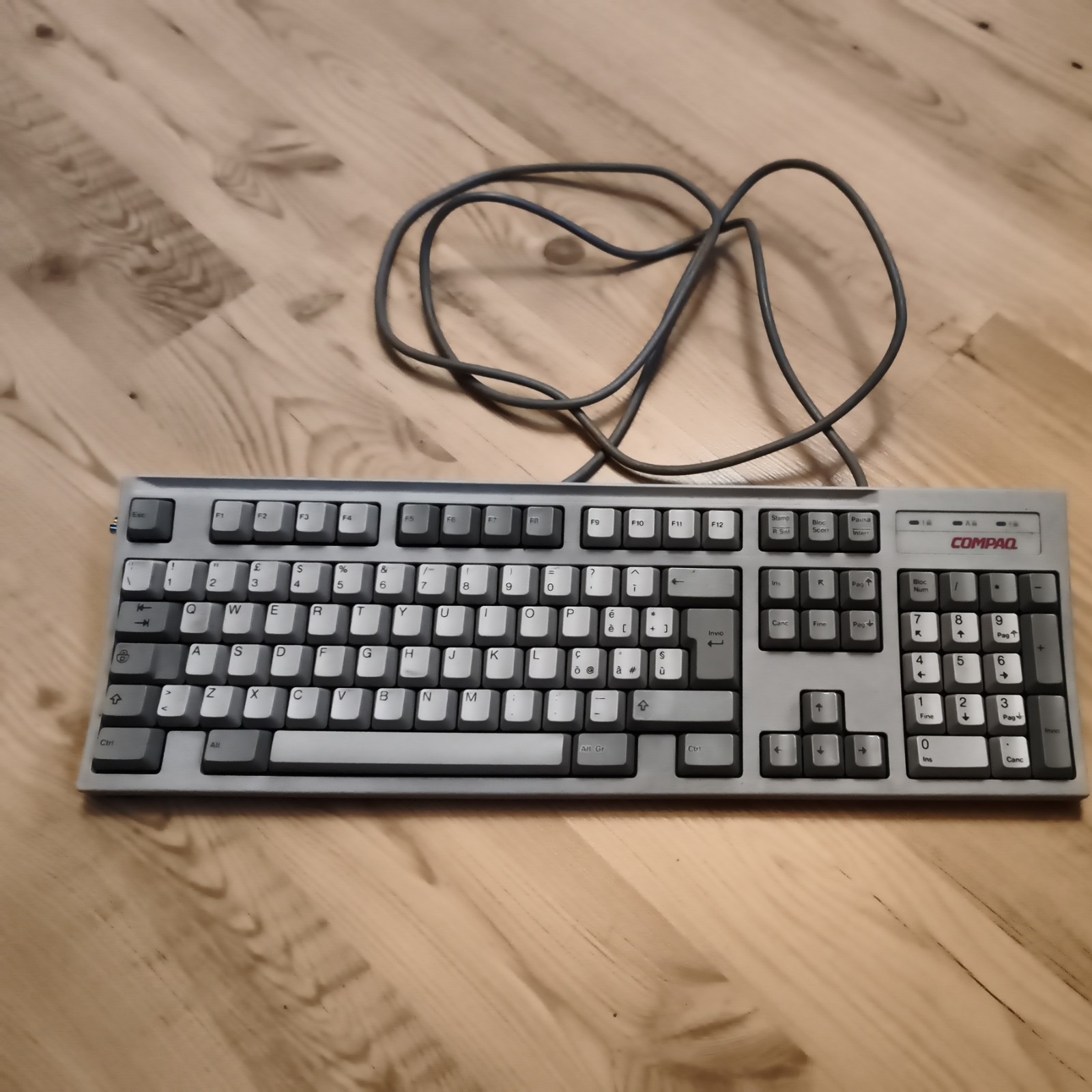 Vintage Compaq Keyboard Model KPQ-E99AC (SPN.160648-106 IT)