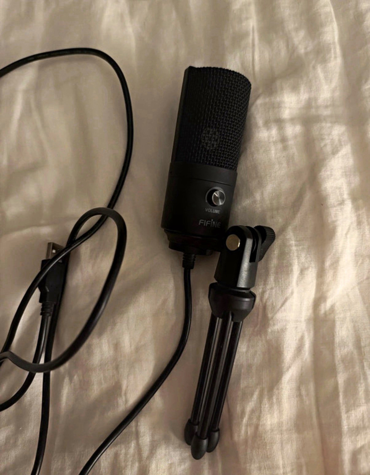 FIFINE K669B USB Condenser Desktop Microphone w/ Adjustable Tripod Stand Black