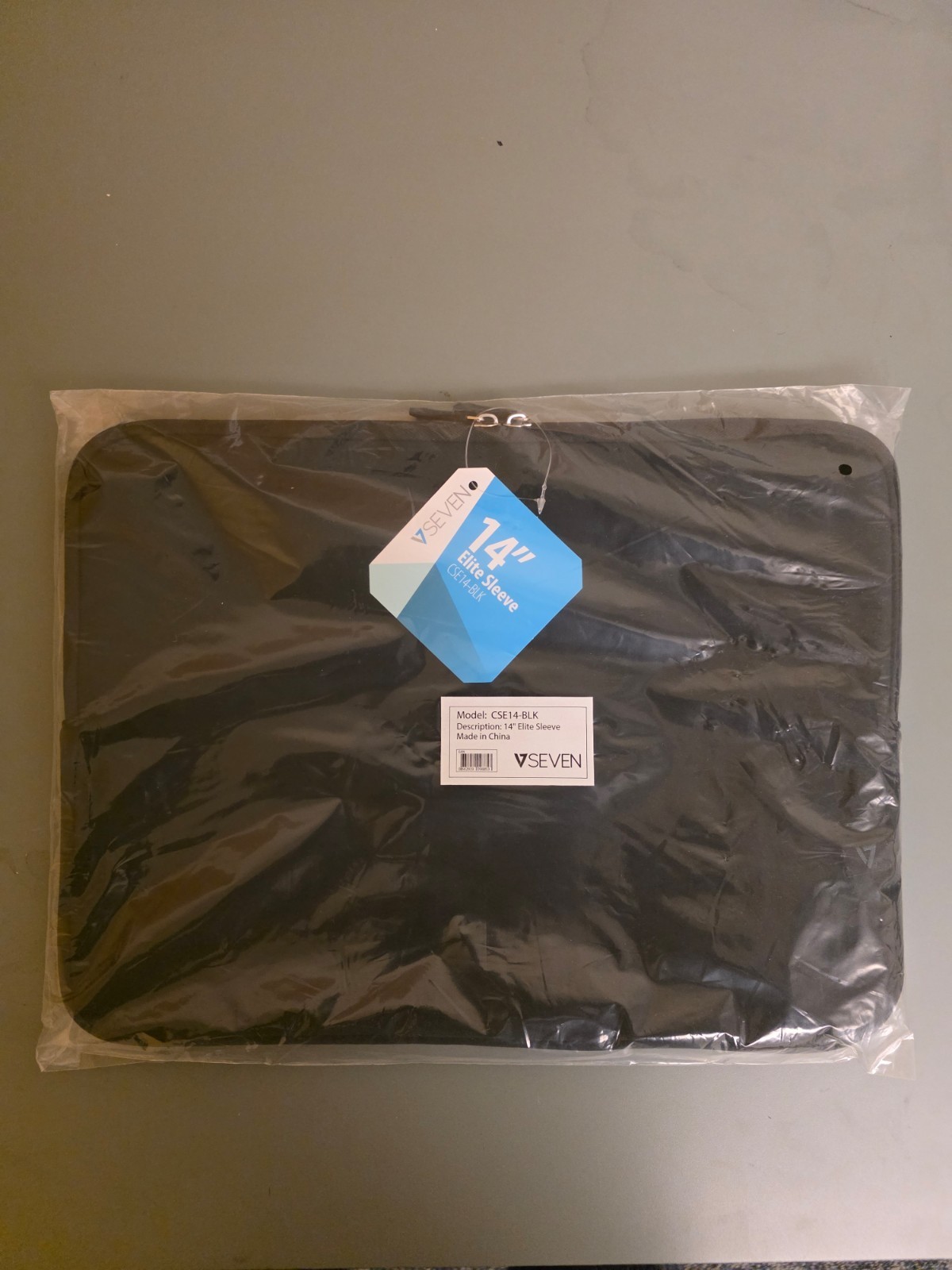 Laptop or Chromebook 14" Sleeve or Carrying Case - Black V7 Elite CSE14-BLK-3N