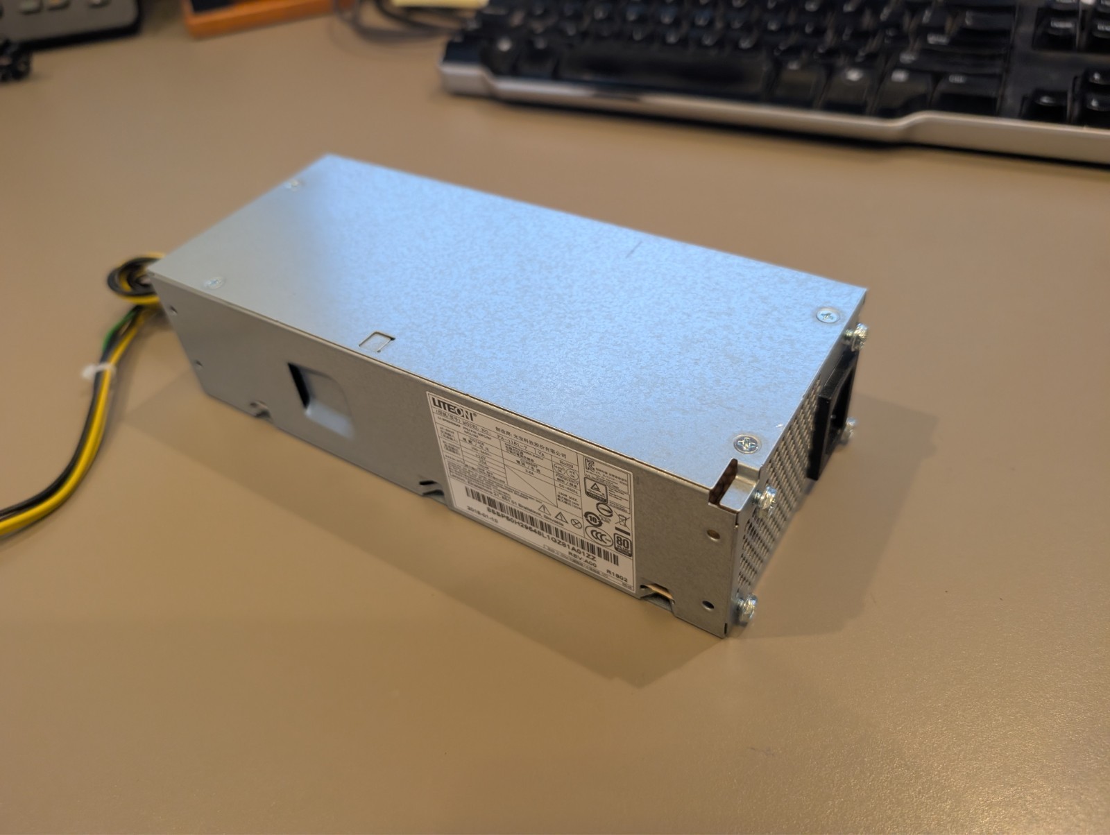 POWER SUPPLY LENOVO ThinkCentre M710e SFF LITEON PA-1181-7 180W 00PC767