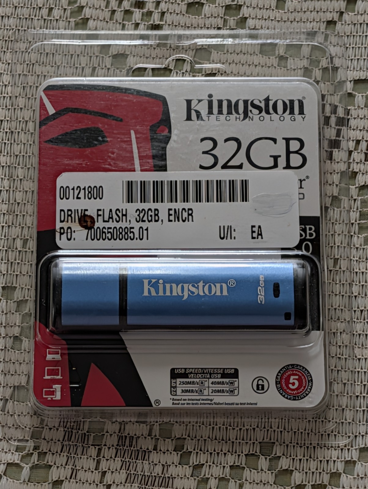 Kingston Technology DataTraveler Vault Privacy Flash Drive 32GB USB BRAND NEW 