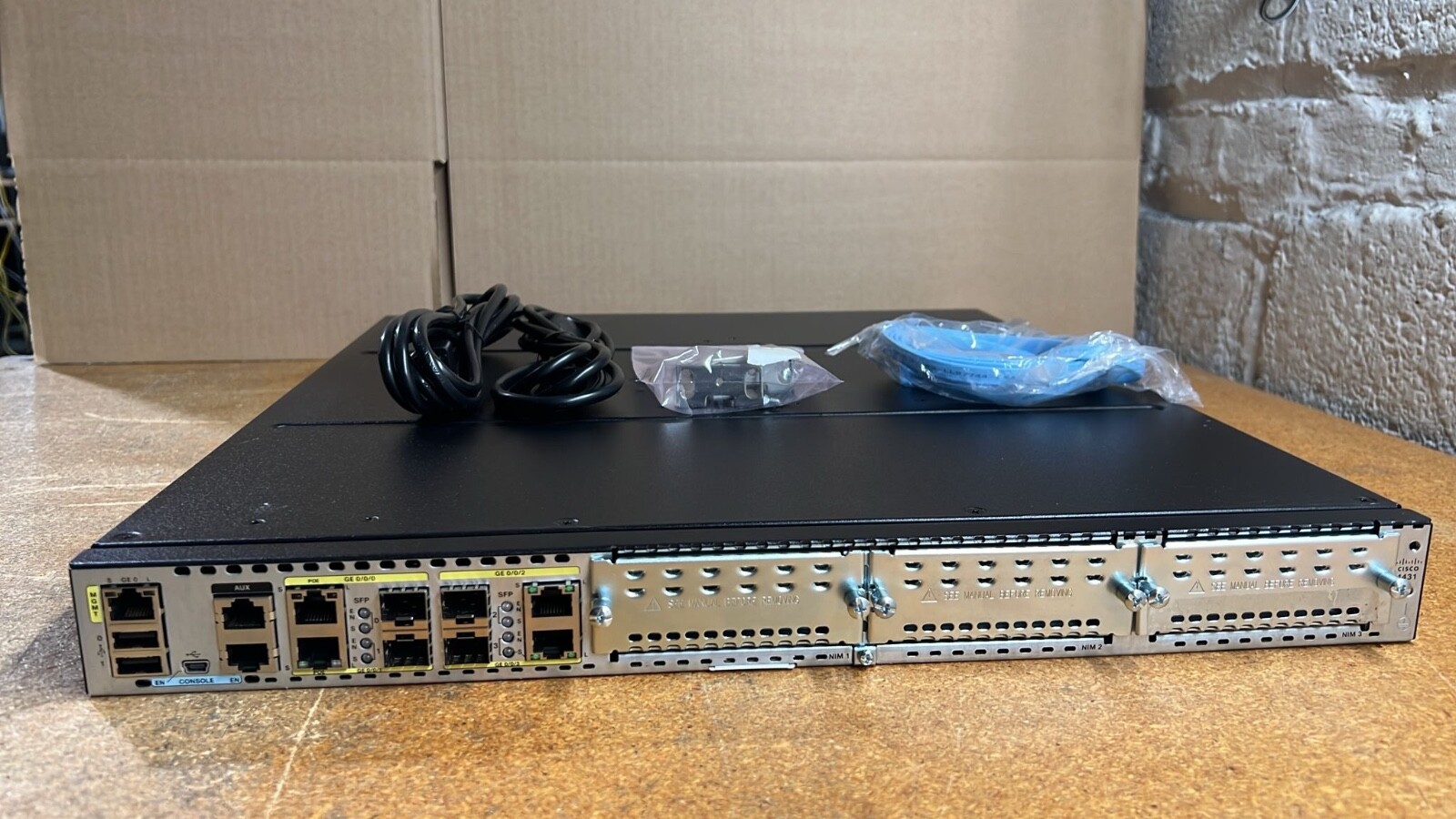 CISCO ISR4431-AX/K9 4-Port Gigabit High Security Router ISR4431 SINGLE PS