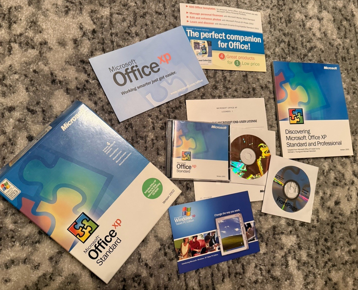 Microsoft Office XP Standard Version 2002 (Complete in Box/CIB with Product Key)