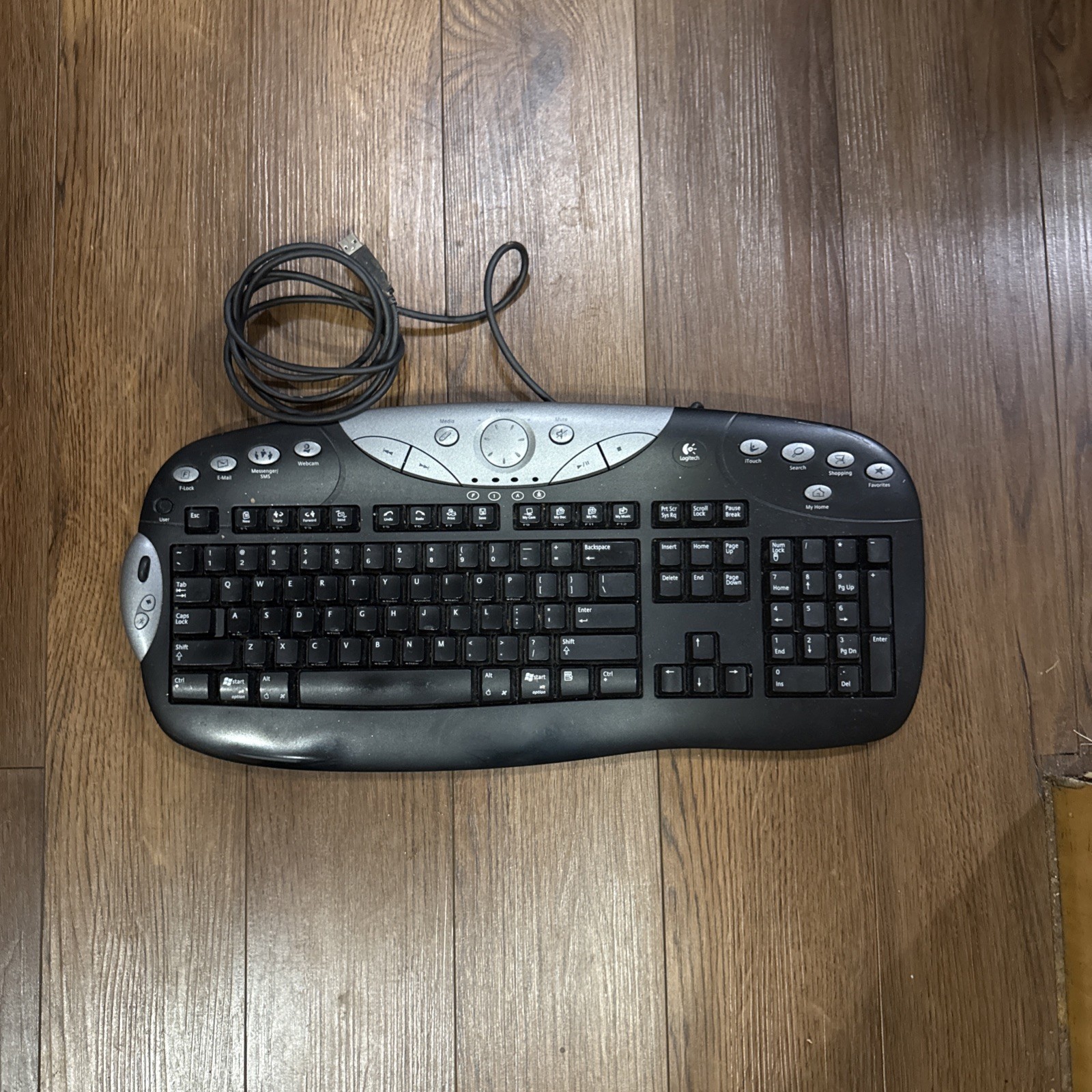 Logitech Elite Keyboard Ergonomic - Wired USB 