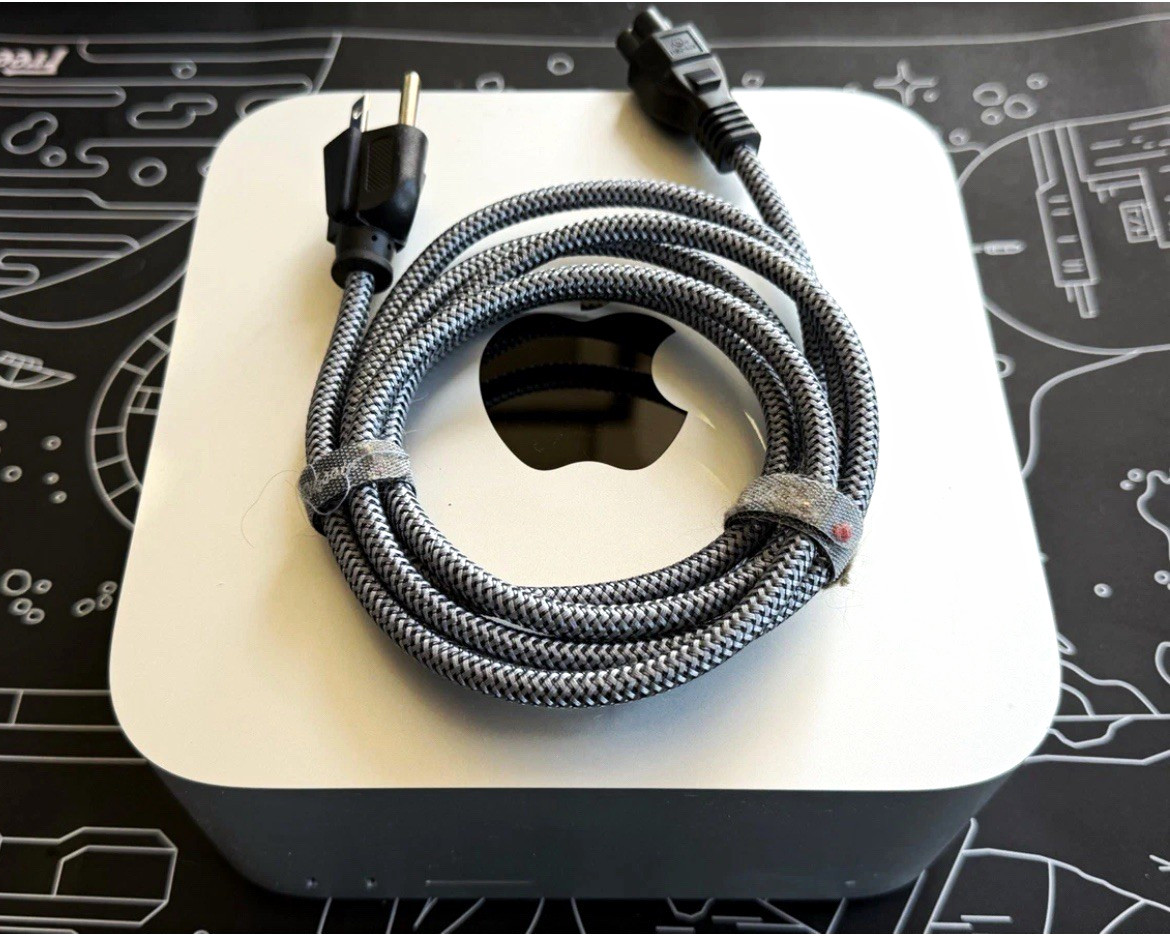 Mac Studio M3 Ultra 28 Core CPU 60 Core GPU 256GB Memory 2TB SSD