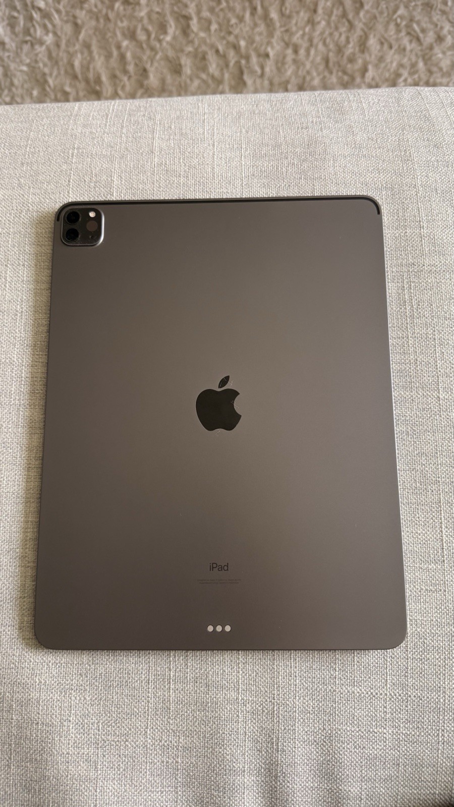 iPad Pro 12.9 5th Gen With Magic Keyboard non cellular