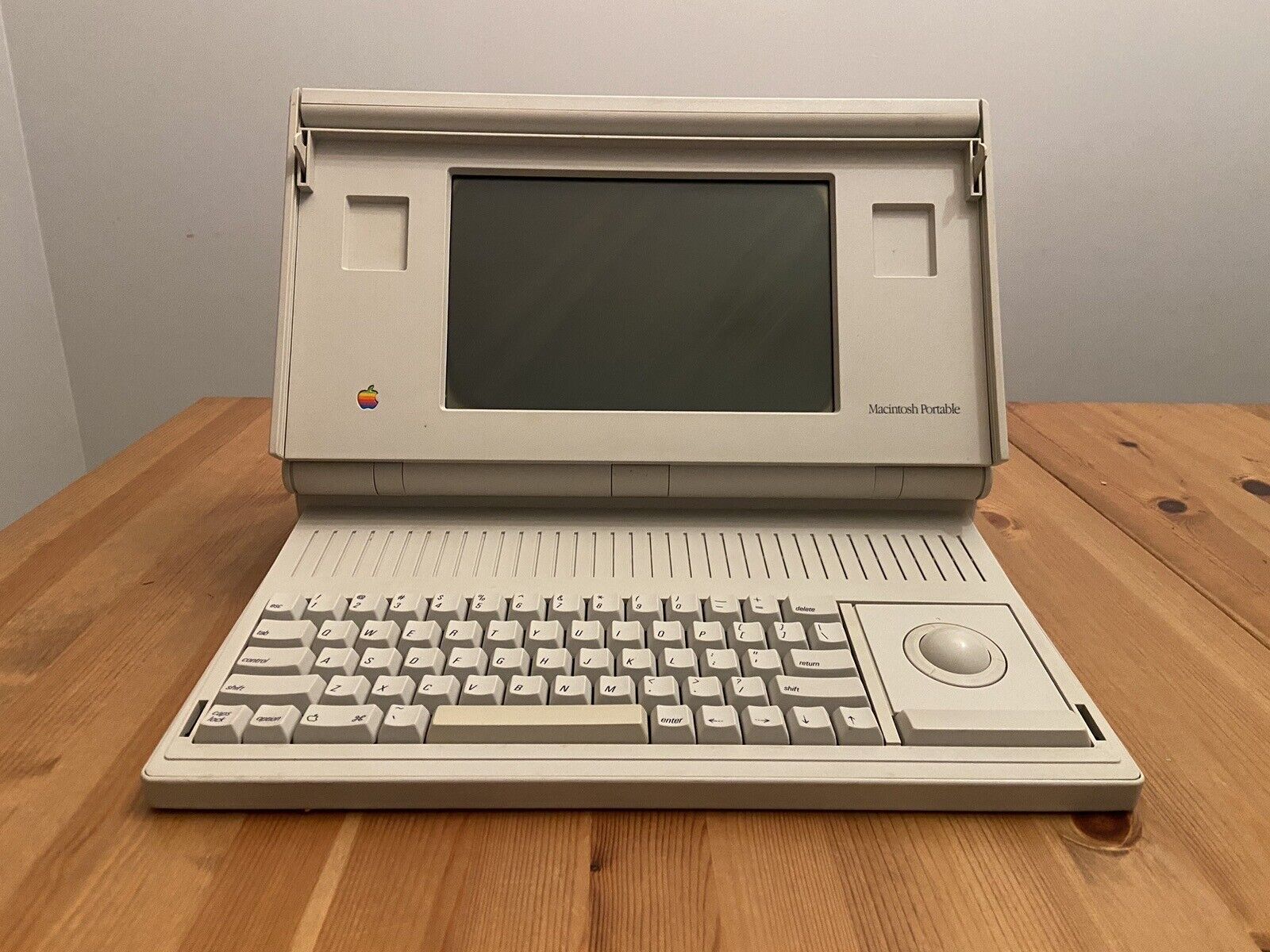 Macintosh Mac Portable M5120 Laptop Computer Apple