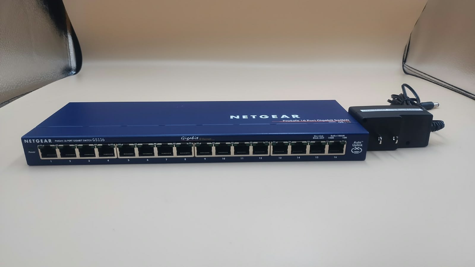NETGEAR ProSafe GS116 v2 16-Port Gigabit Ethernet Unmanaged Switch + Adapter