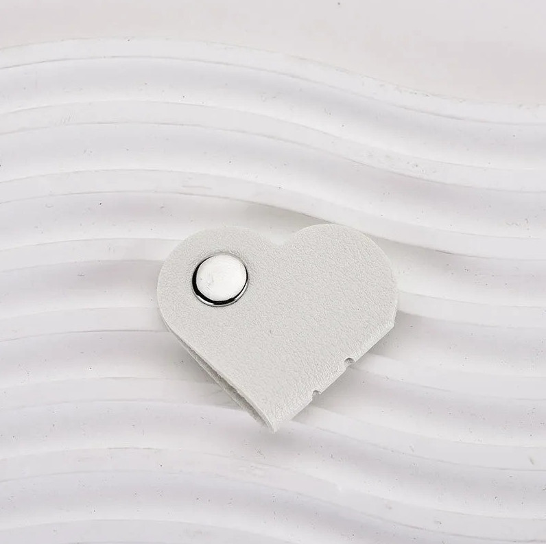 1 pcs Mini Heart Cable Organizer: Earphone Wire Clip Data Cord Management Winder