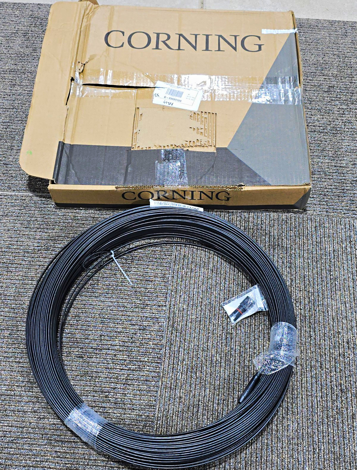 Corning Single-Mode Optical Fiber Cable 500 ft Black 00D301EB19R500F-P