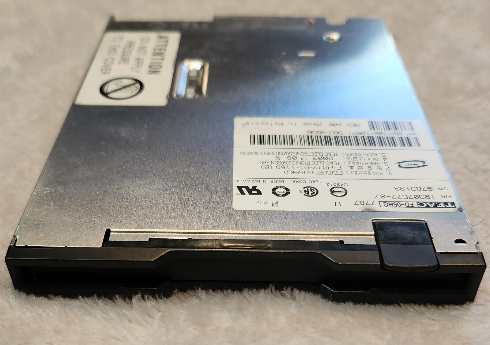 Dell 9Y700 PowerEdge 1750 FDD Floppy Disk Drive