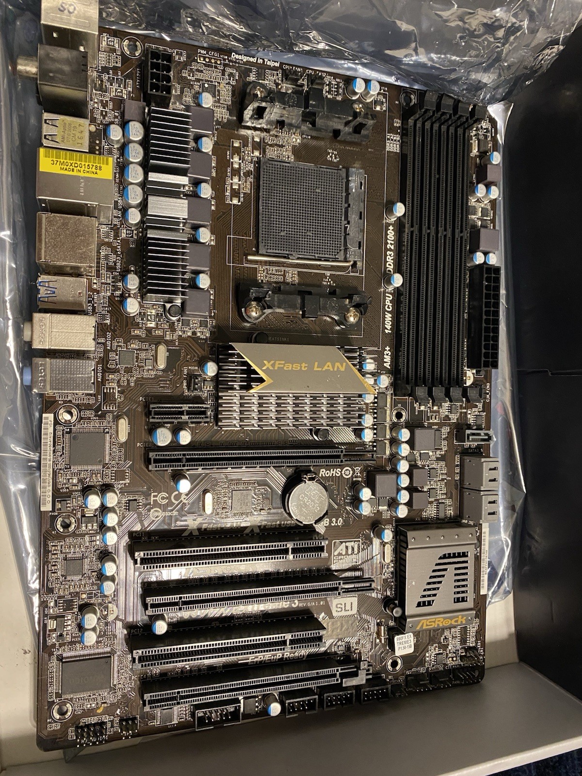 ASRock 990FX Extreme3 AMD Socket AM3+ Motherboard