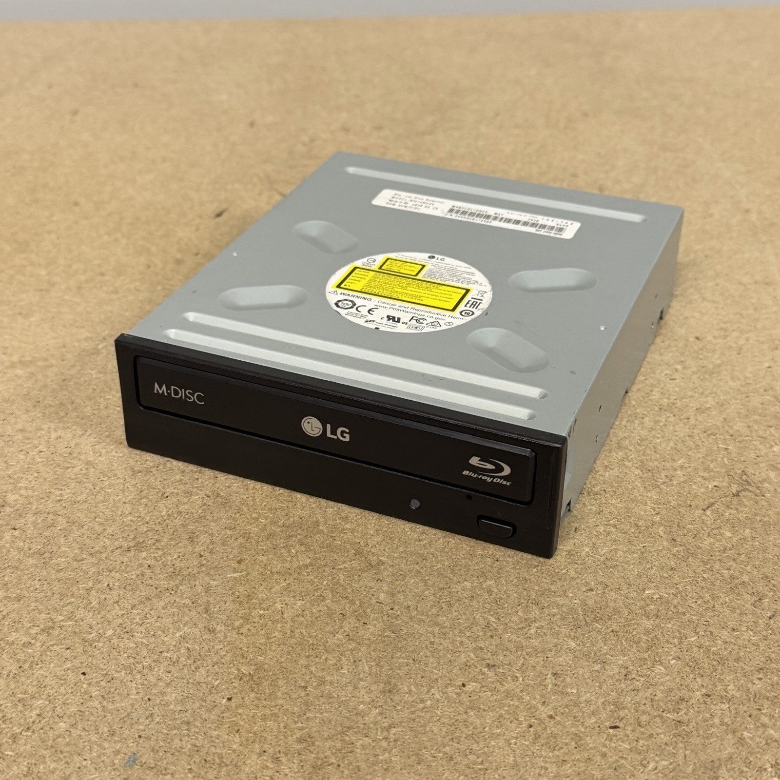 LG WH14NS40 14X SATA Internal Blu-ray Disc Rewriter BDXL M-DISC 2020 V1.04