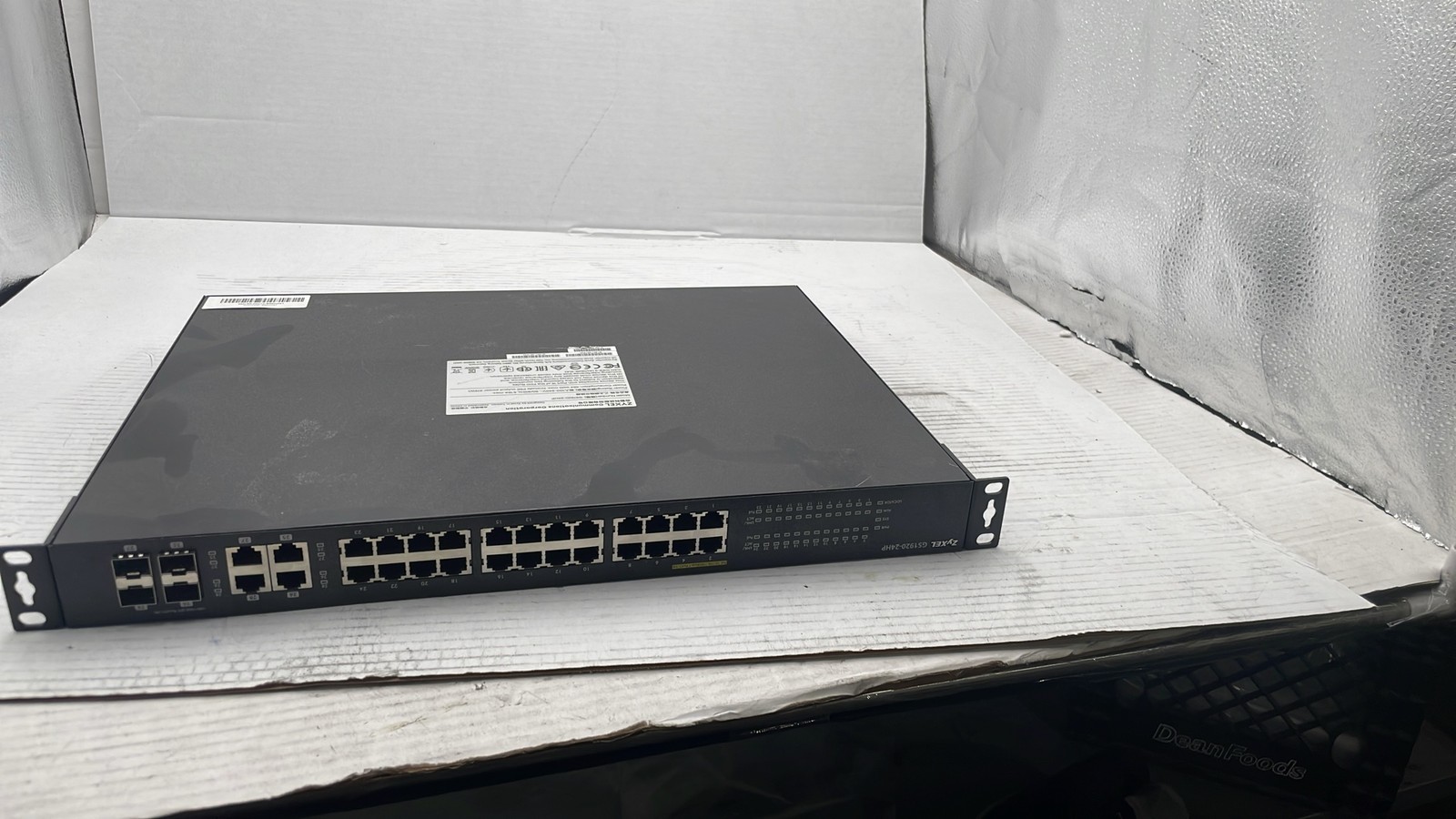 ZyXel GS1920-24HP 24-Port GbE Smart Managed PoE+ Switch 375W 4x Combo SFP