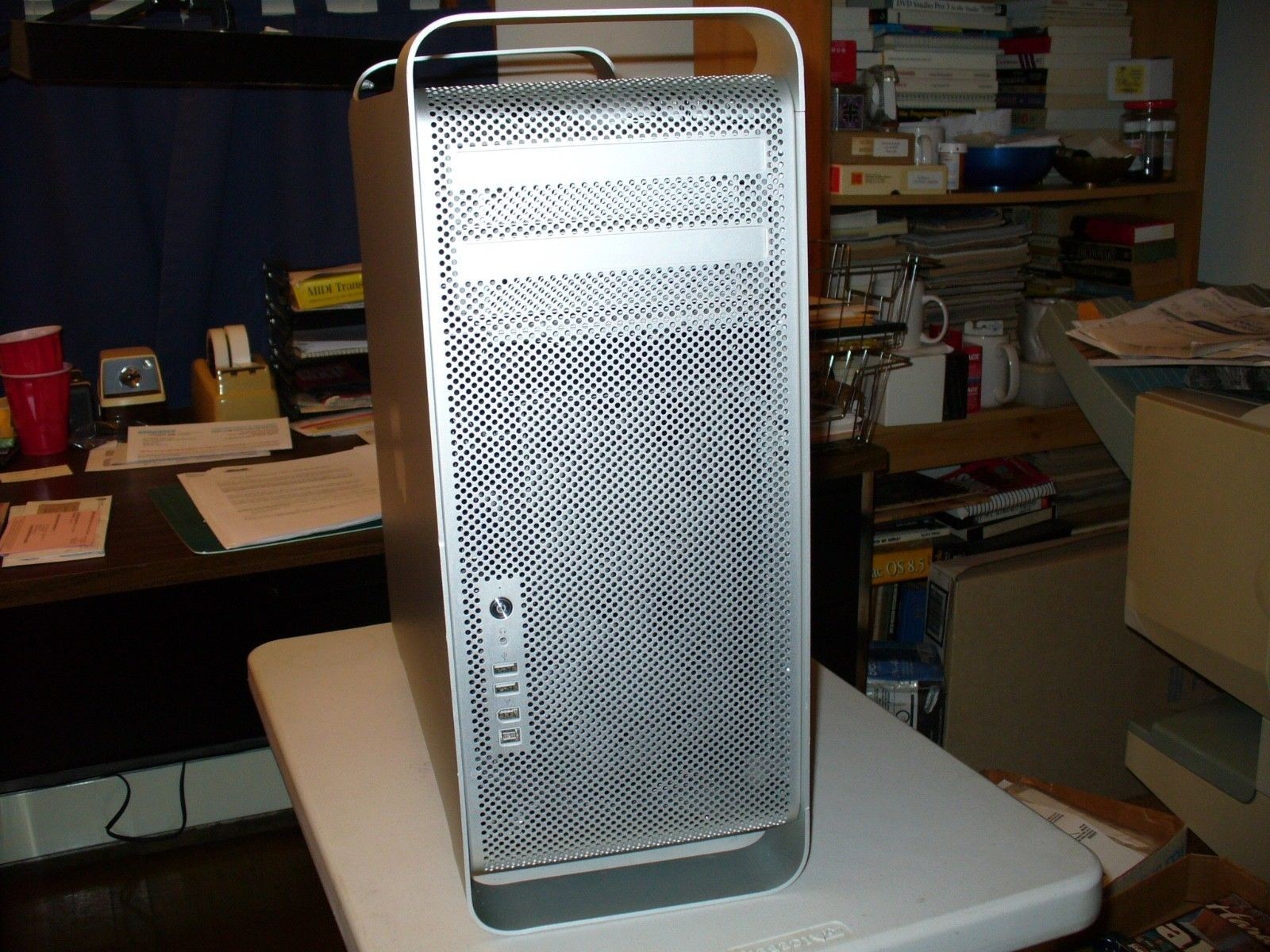 2010 Mac Pro with Sequoia Mac OS 15.5 1TB hard drive 16GB Ram