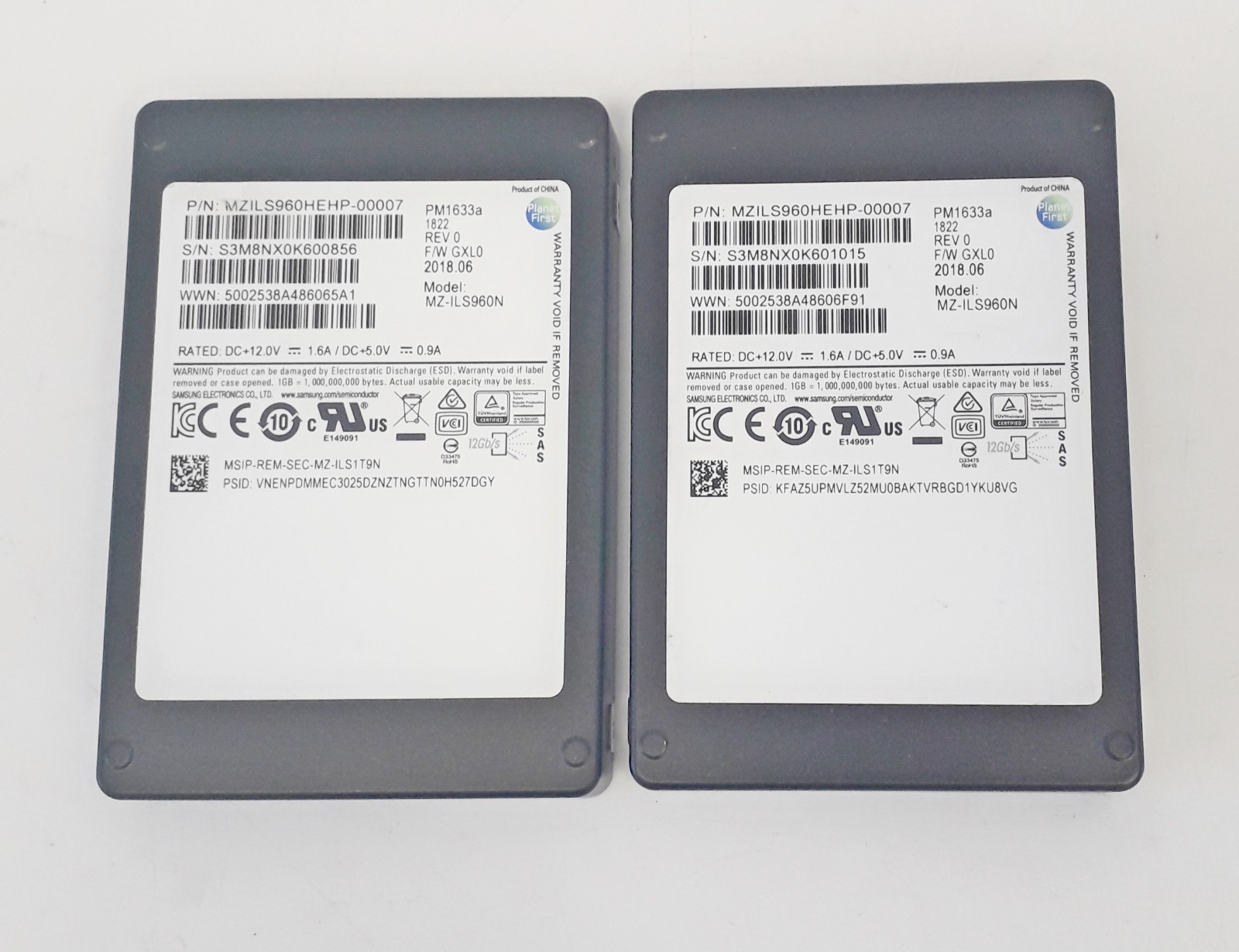 Lot of  2 Samsung MZ-ILS960N PM1633a 960GB SAS 12Gbps 2.5" SSD