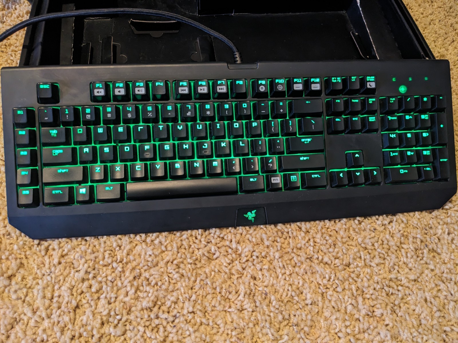 Razer BlackWidow RZ03-0038 Ultimate Mechanical Gaming Keyboard WORKS GREAT
