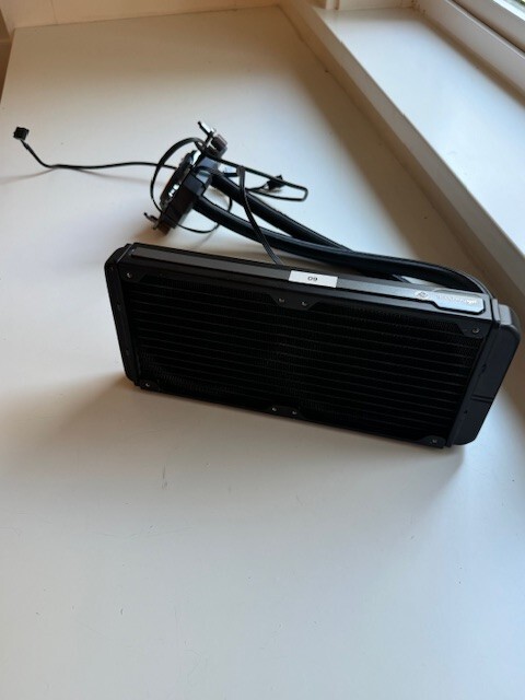 Corsair cw-9060025-ww USED