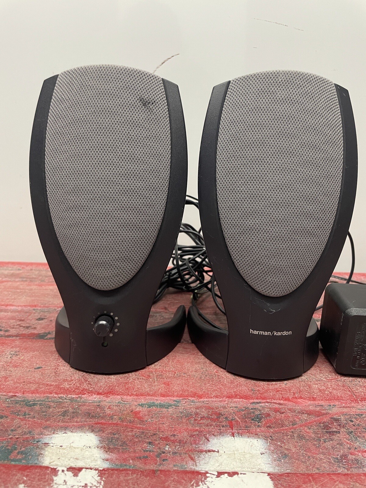 Harmon Kardon HK206 90 Hz 3 Watt 3.5 Stereo Computer Speakers W/ Power Supply