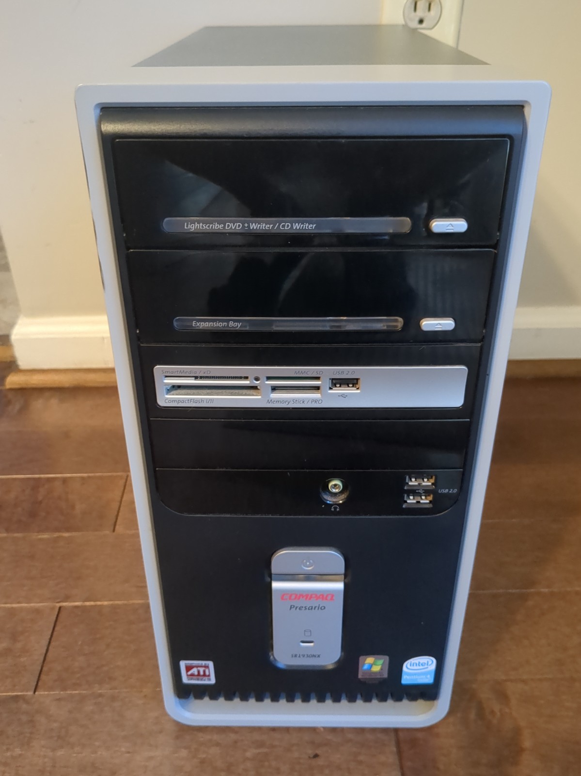 Compaq Presario SR1930NX Intel Pentium 4 HT 3.06GH 512MB NO HDD Retro Sleeper PC