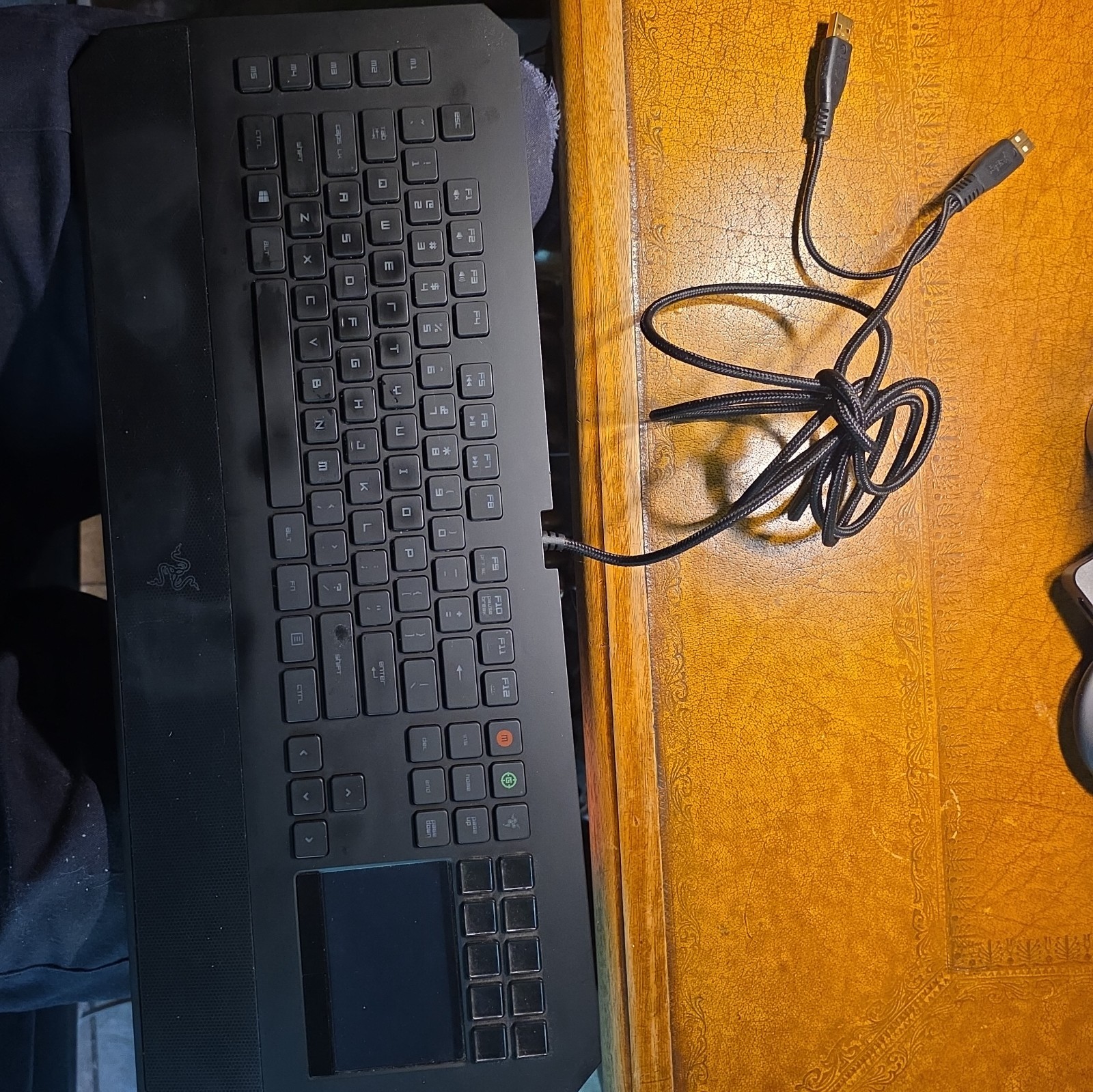 Razer RZ03-0079 Deathstalker Ultimate LCD Touchscreen Gaming Keyboard
