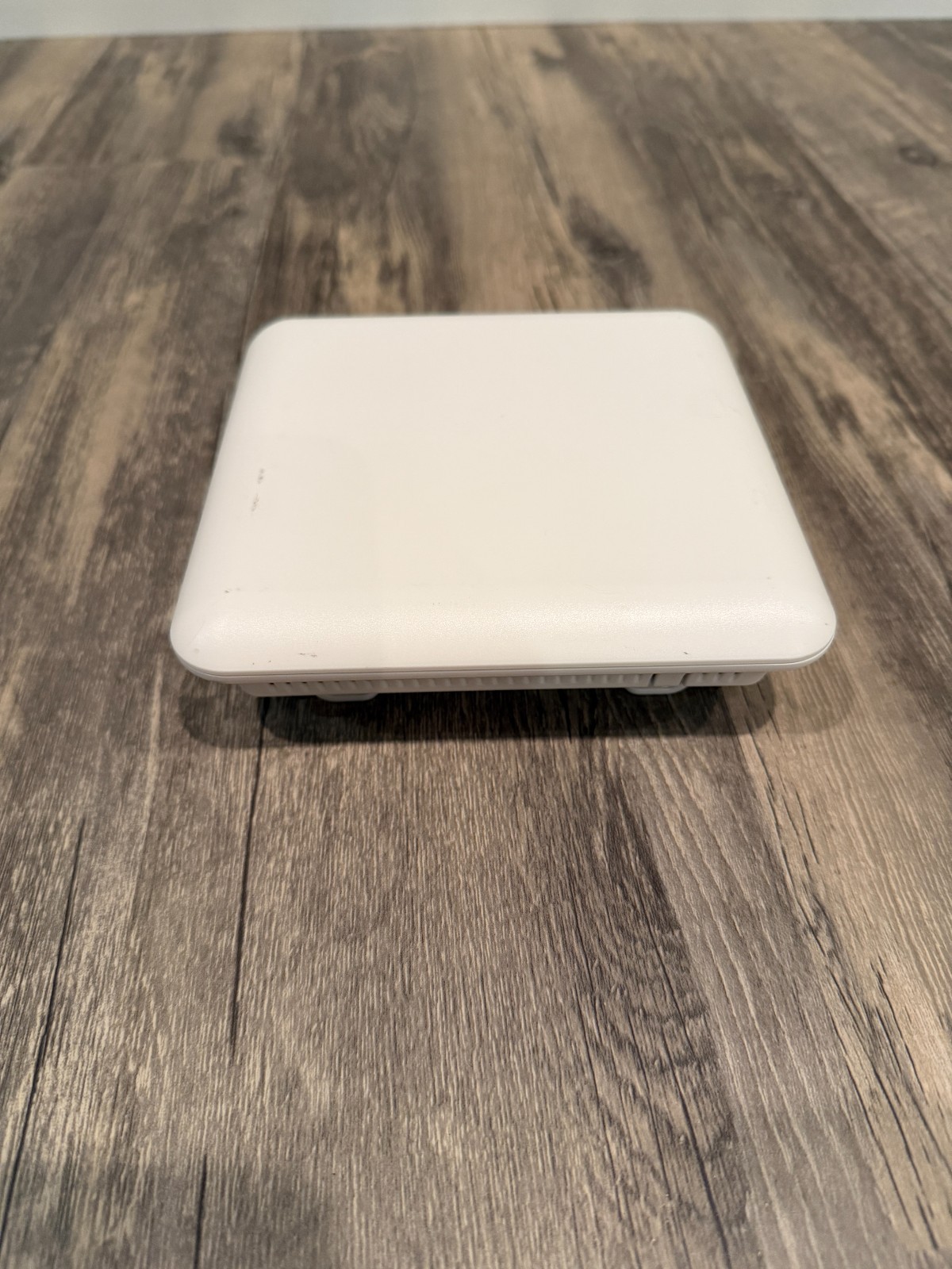 Luxul XAP-810 AC1200 Dual-Band Wireless Access Point - White