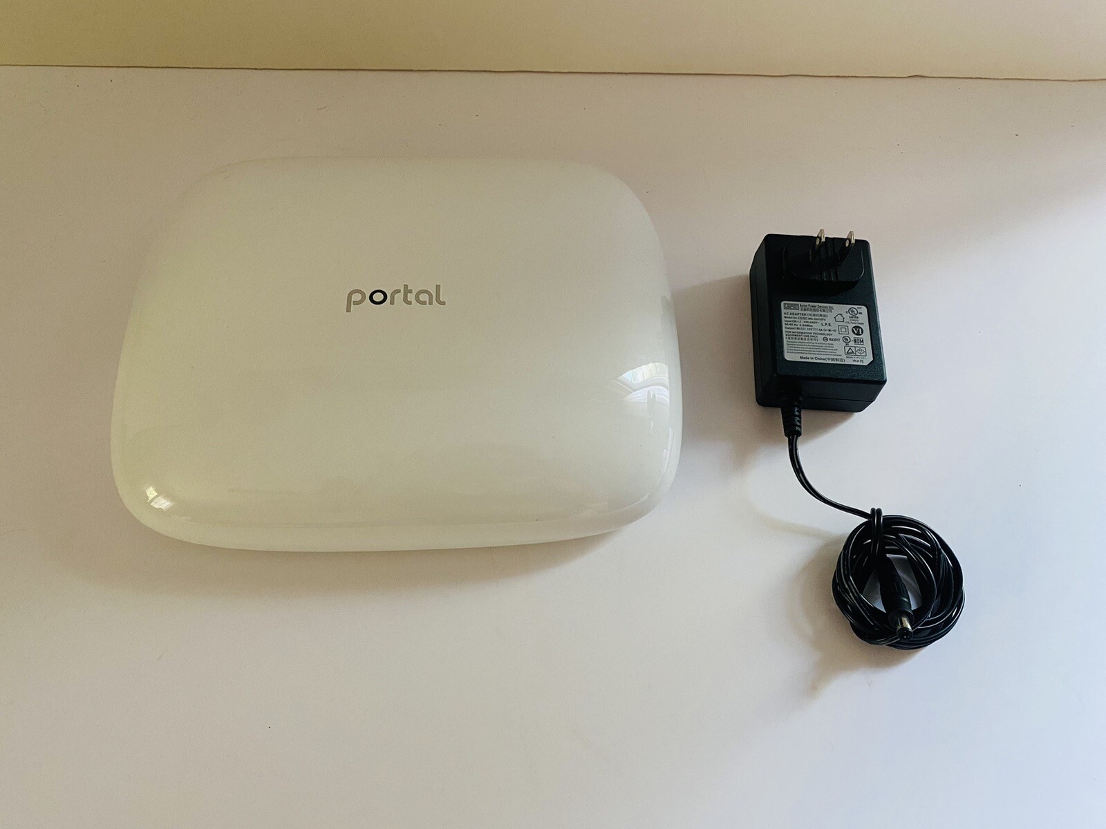 Razer Portal Mesh Wi-Fi Router High-perf Router for gaming
