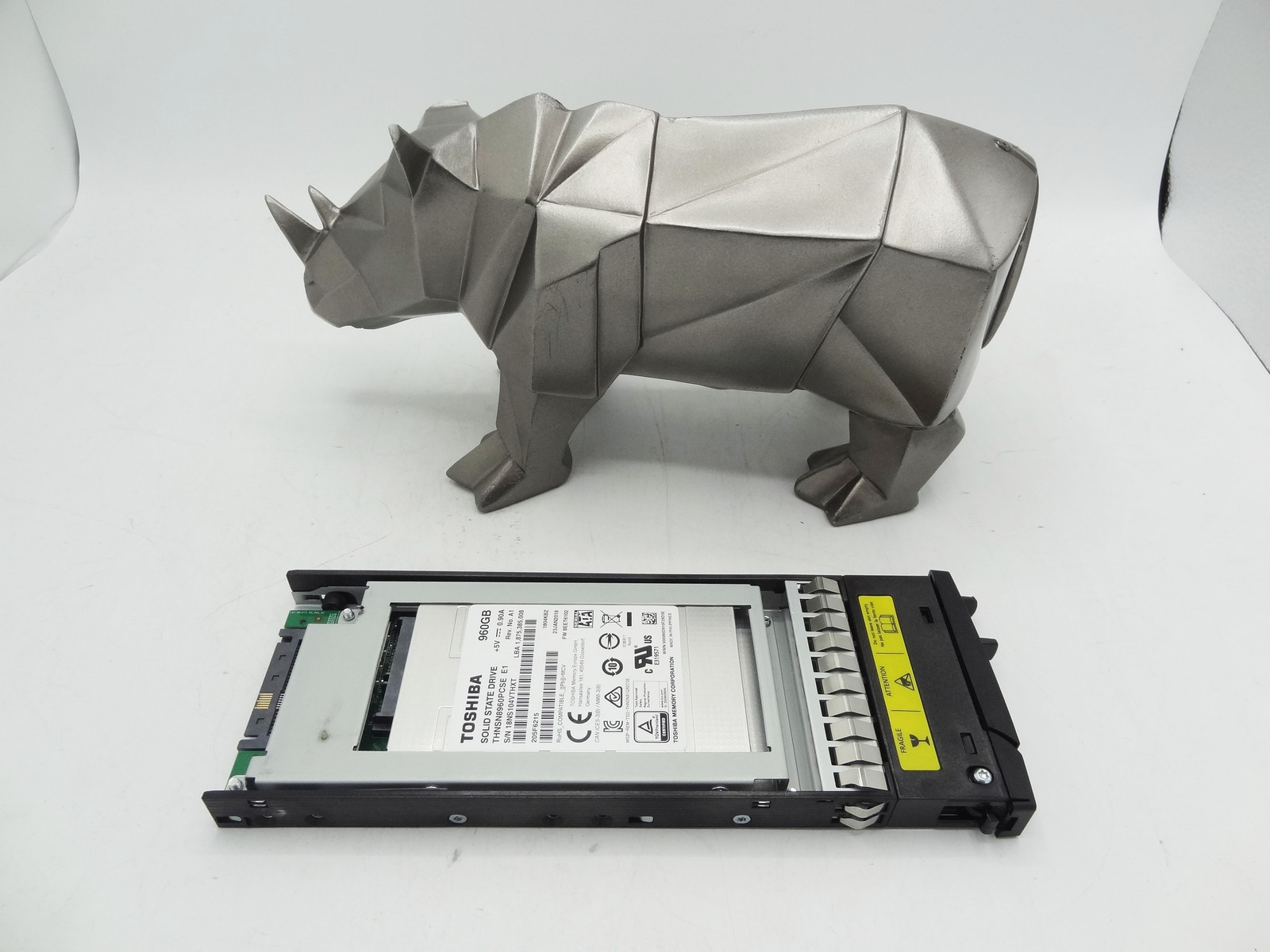 PS83-0323-00 PURE STORAGE 1.9TB SAS SOLID STATE