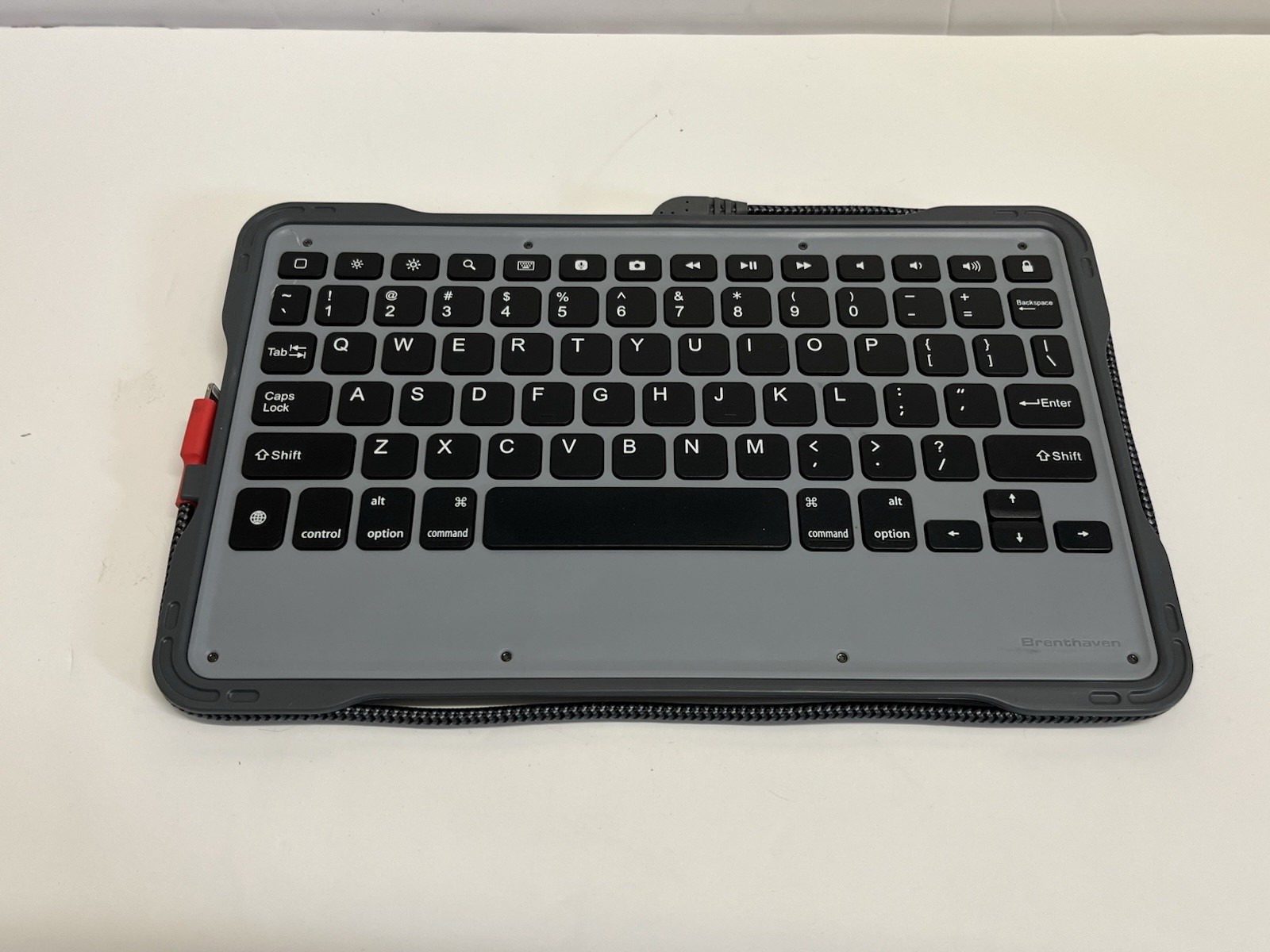 Brenthaven Edge Rugged Keyboard 1018 Water Resistant iPhone iPad Lightning