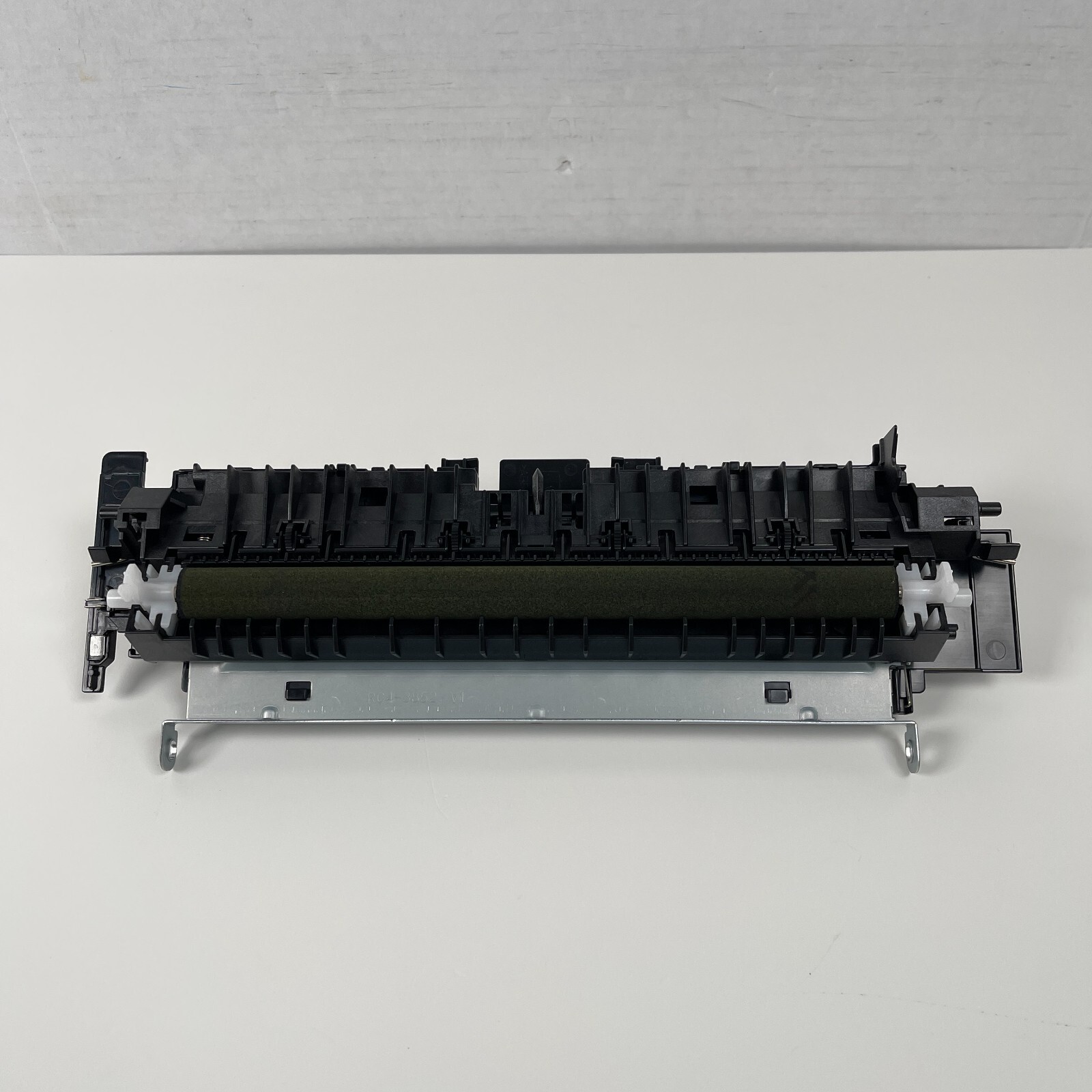 BEHIND BACK DOOR WIDE PAPER ROLLER - HP Color LaserJet Pro MFP M283CDW Printer