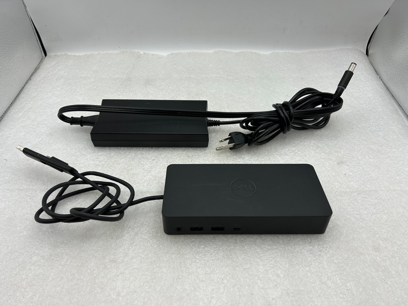 Dell D6000 Universal Docking Station USB 3.0 USB-C 4K W/ 130w Adapter 
