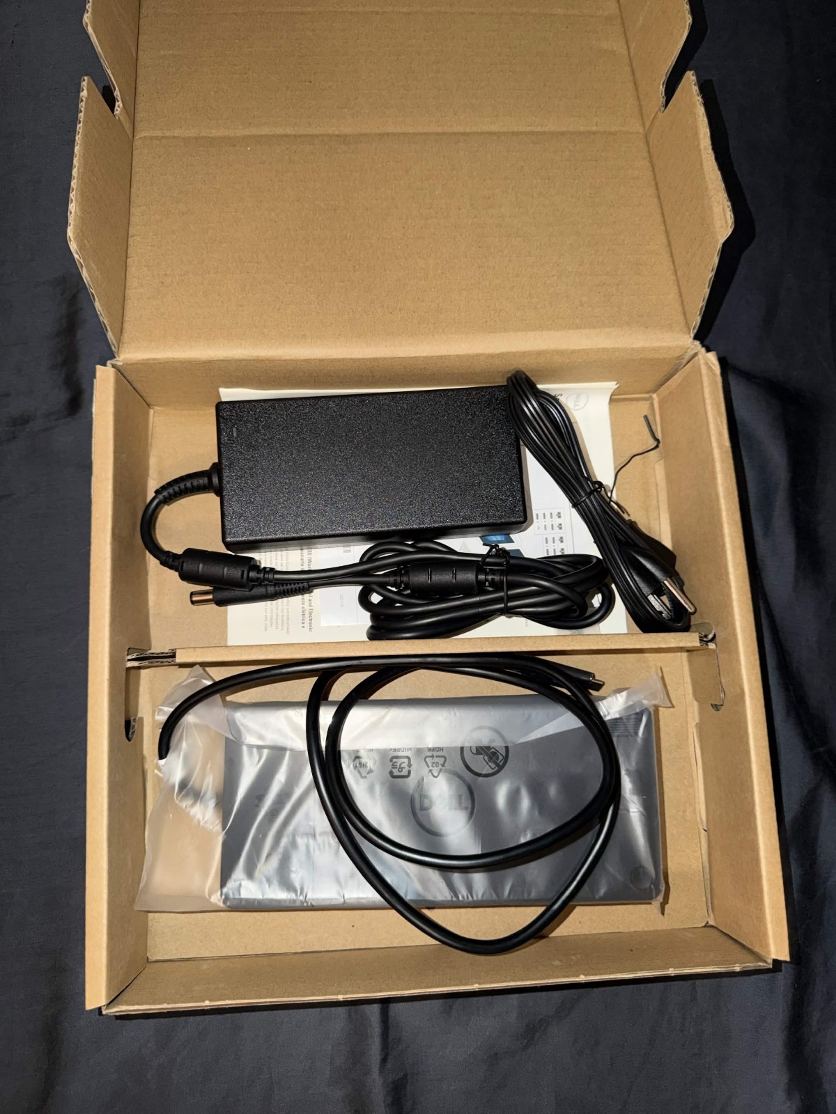 Dell WD19S 180W USB-C Docking Station - New - Open Box / Complete (2)